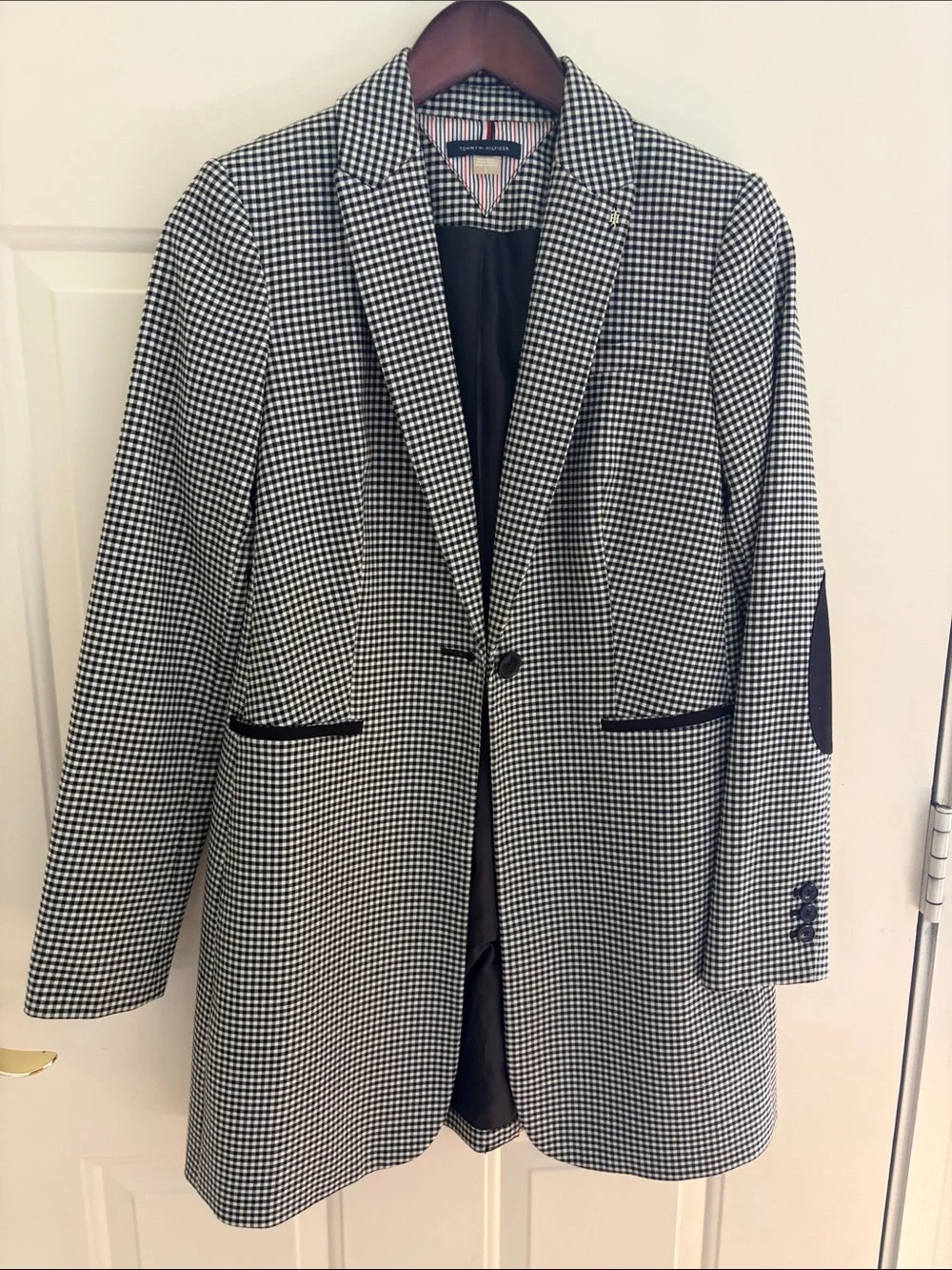 Tommy Hilfiger Black & White Houndstooth Sport Coat with Elbow Patches